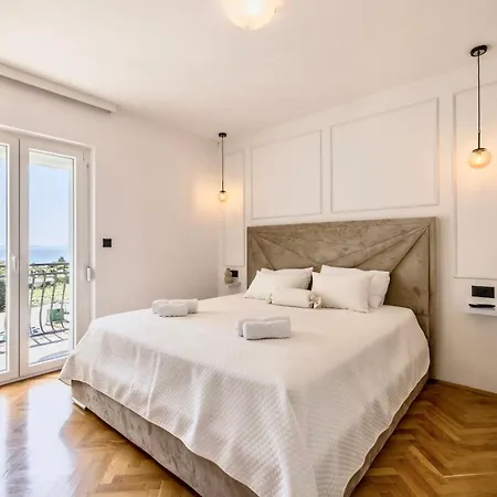 Апартаменти Gabi - Seaview & Spacious Terrace, Znjan