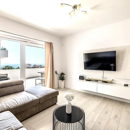 Appartamento Apartment Gabi - Sea View & Spacious Terrace, Znjan