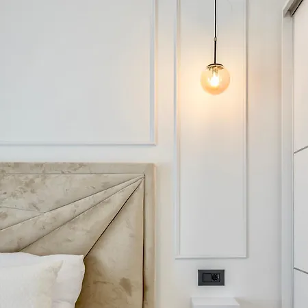 Apartment Gabi - Sea View & Spacious Terrace, Znjan Spalato