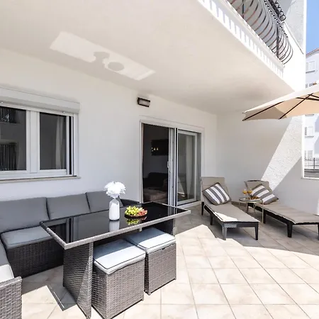 Gabi - Seaview & Spacious Terrace, Znjan * Split