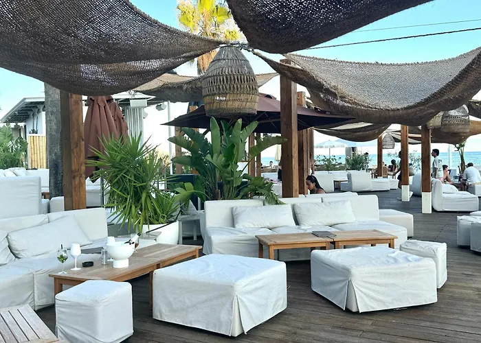 Gabi - Seaview & Spacious Terrace, Znjan Apartment