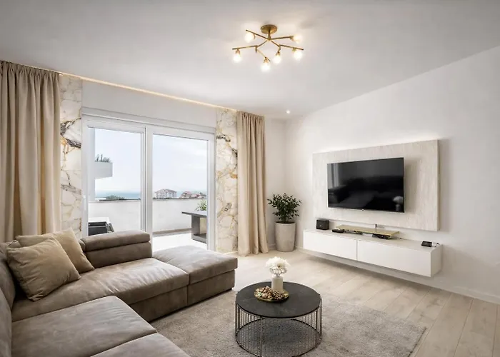 Apartment Gabi - Seaview & Spacious Terrace, Znjan Split