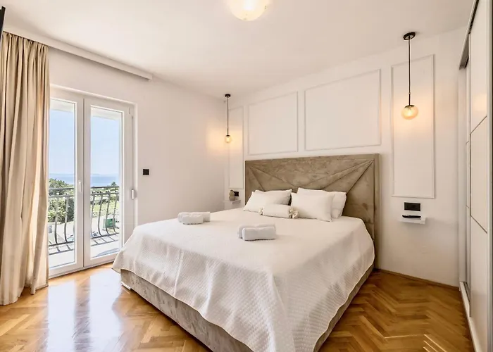 Apartment Gabi - Seaview & Spacious Terrace, Znjan