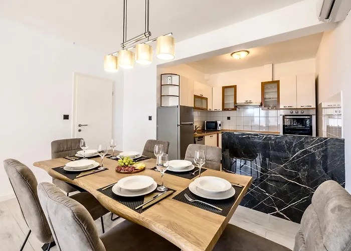 Gabi - Seaview & Spacious Terrace, Znjan *