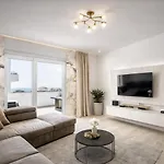 Апартаменты Gabi - Seaview & Spacious Terrace, Znjan Сплит