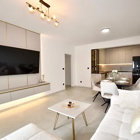 Golden Pearl - Exclusive Seaview With Jacuzzi & Spacious Teracce, Znjan Lejlighed Split