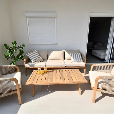 Golden Pearl - Exclusive Seaview With Jacuzzi & Spacious Teracce, Znjan Lejlighed *