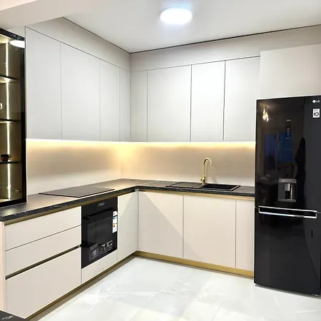 Lejlighed Golden Pearl - Exclusive Seaview With Jacuzzi & Spacious Teracce, Znjan Split