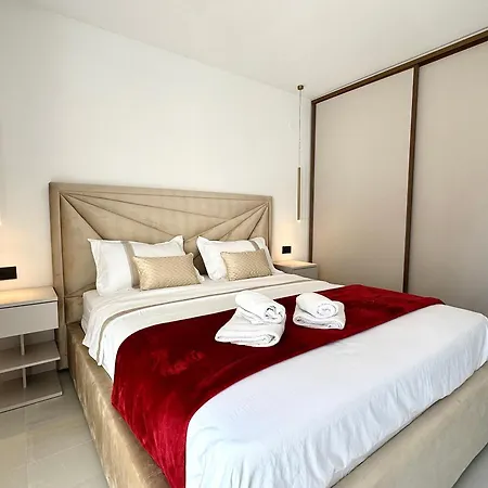 Lejlighed Golden Pearl - Exclusive Seaview With Jacuzzi & Spacious Teracce, Znjan Split