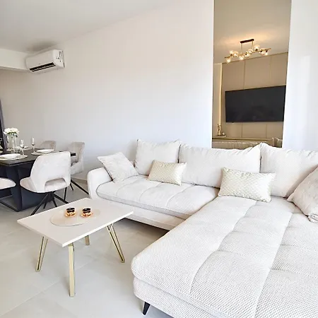 Golden Pearl - Exclusive Seaview With Jacuzzi & Spacious Teracce, Znjan Lejlighed