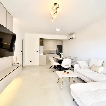 Golden Pearl - Exclusive Seaview With Jacuzzi & Spacious Teracce, Znjan Split