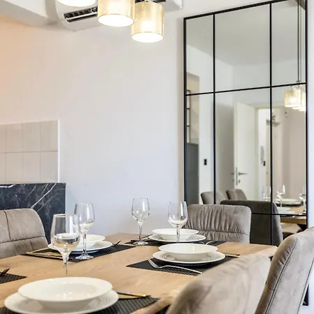 Gabi - Seaview & Spacious Terrace, Znjan Apartamento *